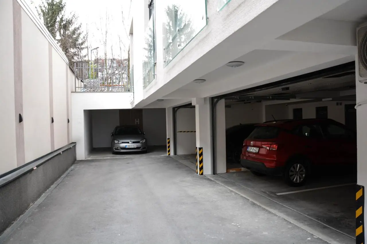 OLYMPIC 84 Apartments