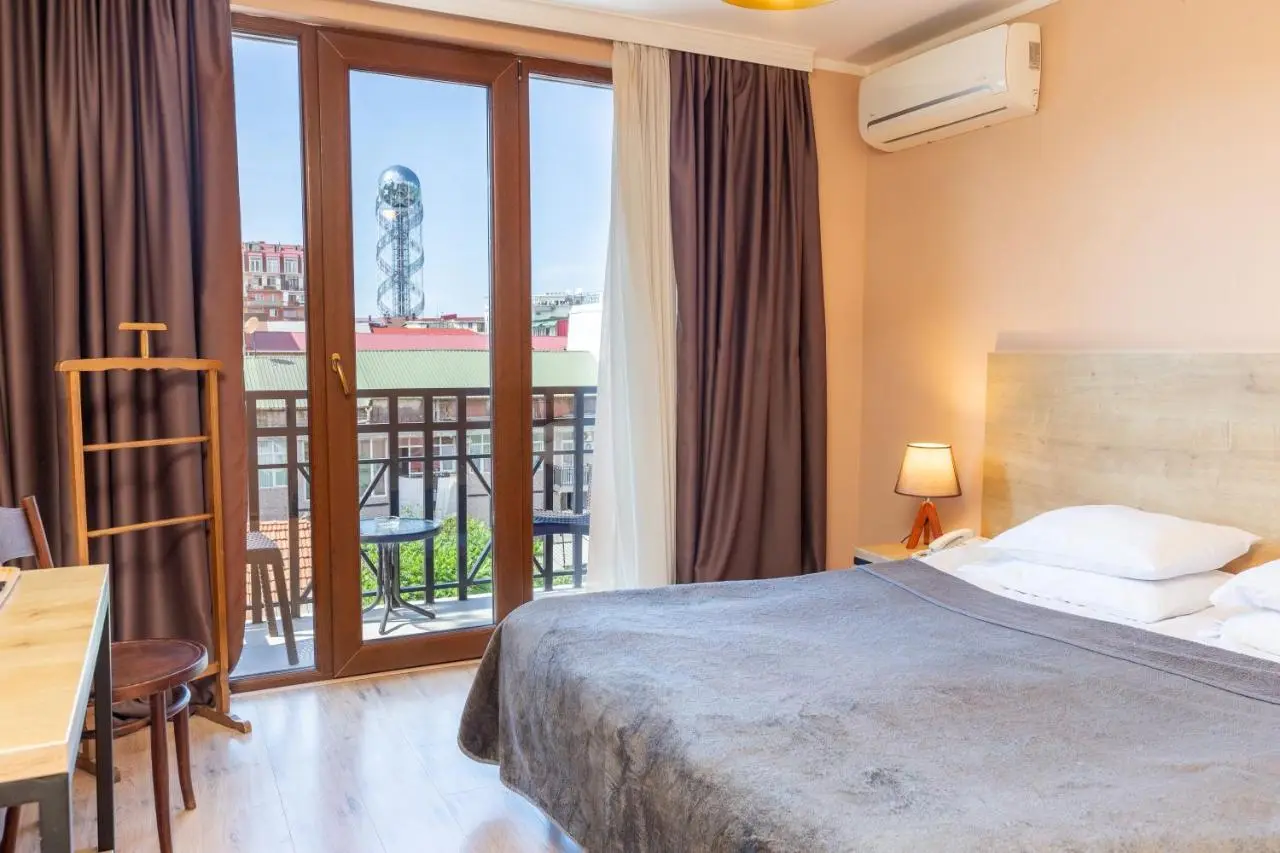 Hotel N16