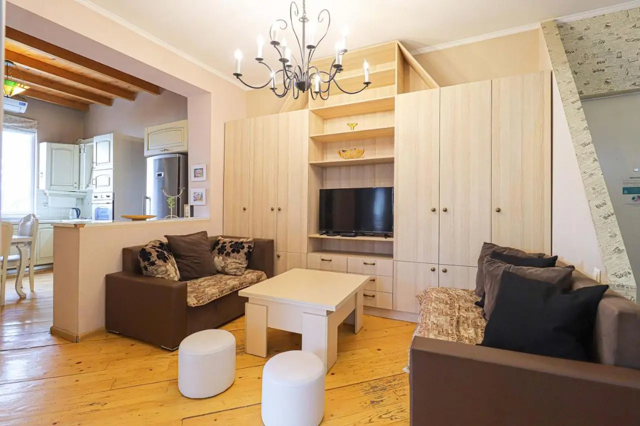 Wehost Duplex Near Rustaveli Avenue