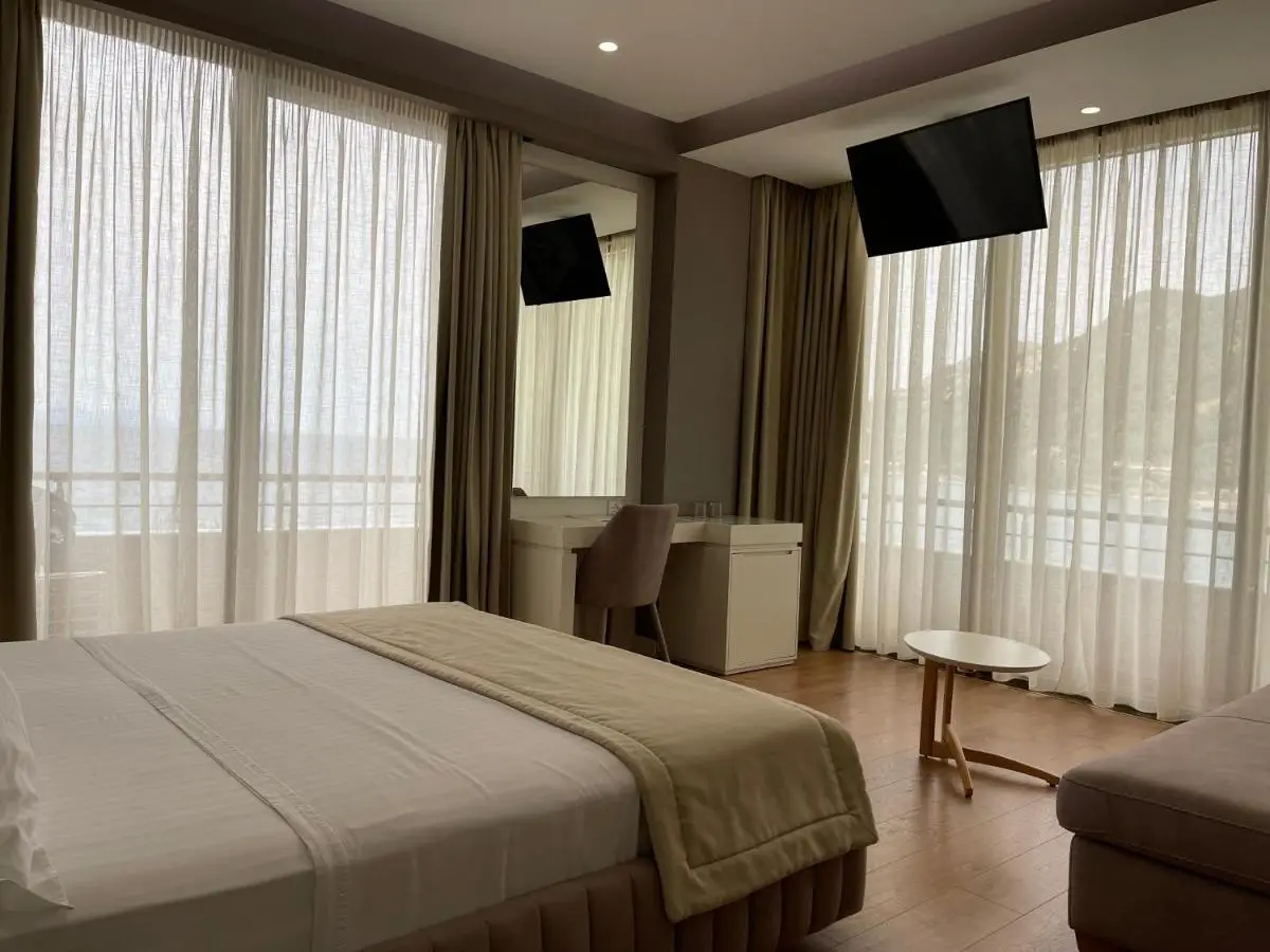 Paradise Beach Hotel