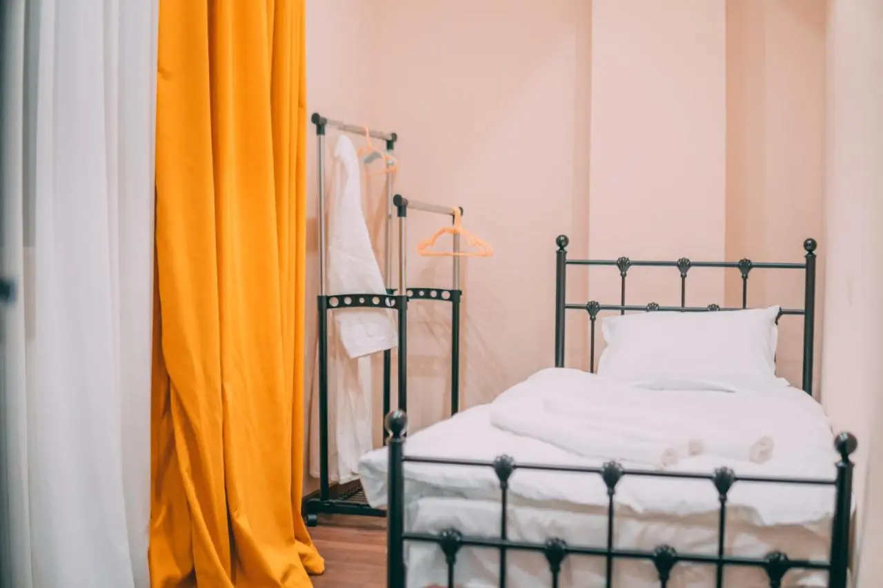 APARTMENT SIXTEEN