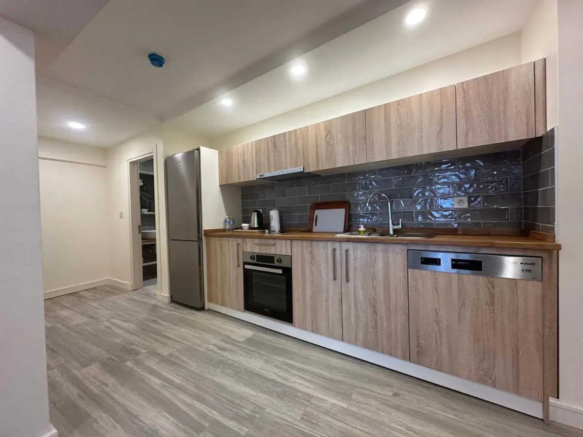 Roys Hotel & Suites