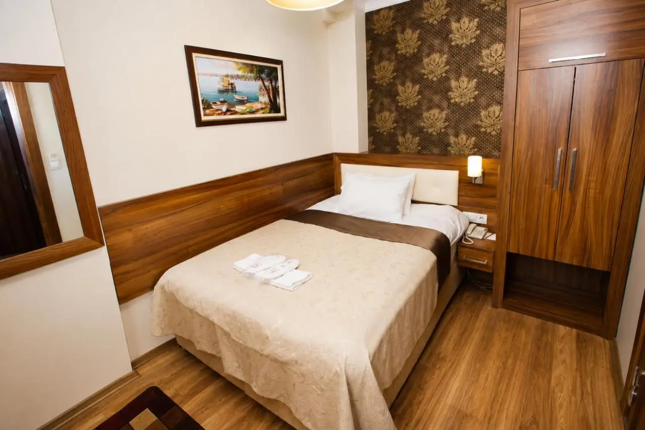 My Rose Hotel