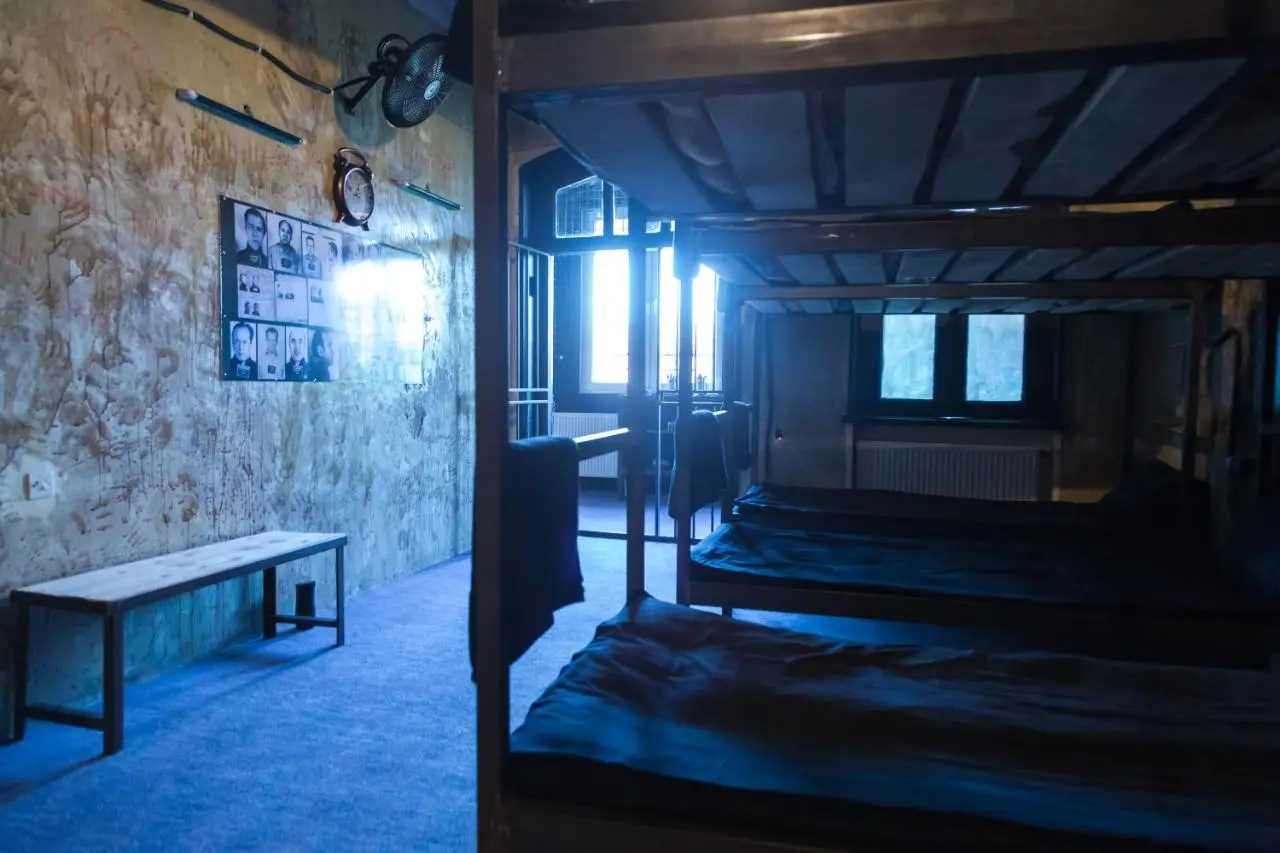 ALCATRAZ JAIL-HOSTEL