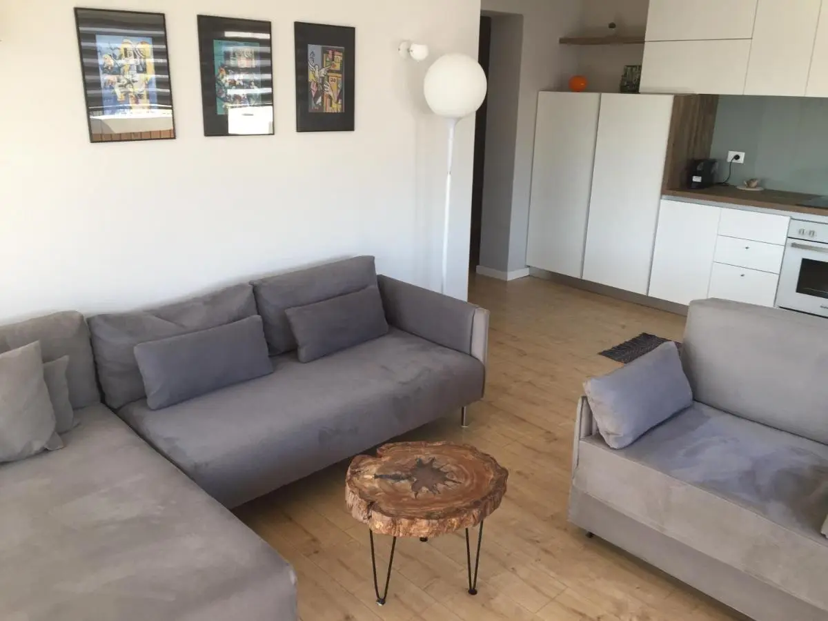 Tirana Terrace Apartments, near the Lake Park