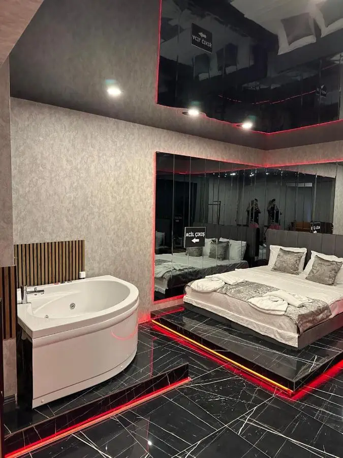 Mrt Suites Lara