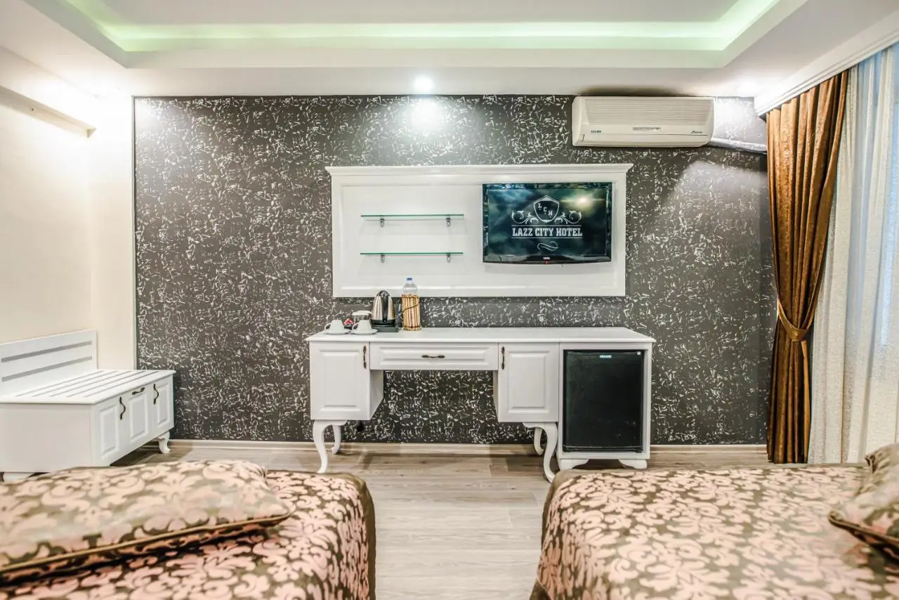 Lazz City Hotel