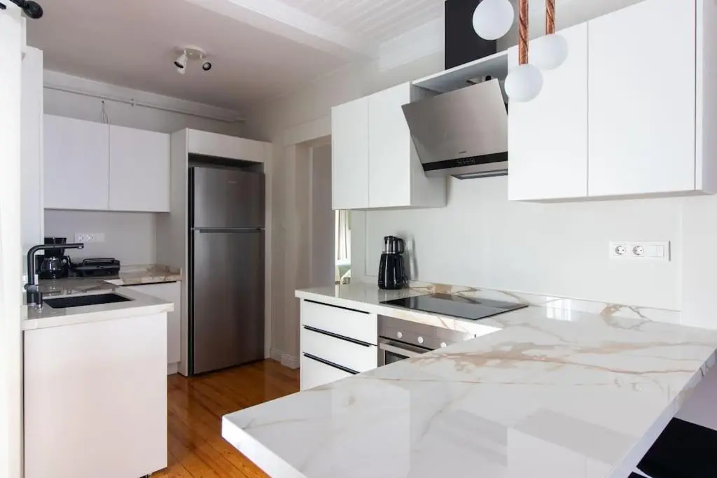 Historic 2BR Gem in Downtown Sisli AC in All Rooms