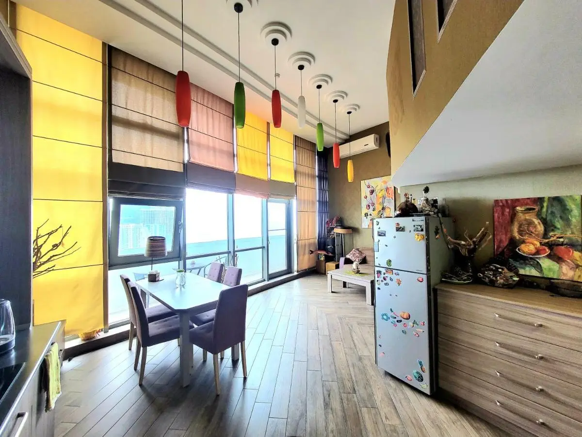 2 levels penthouse with a SUNSET SEA VIEW! Balcony and window 8x4m!