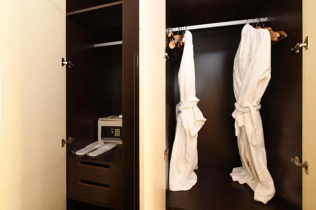 Ansen Hotel and Suites