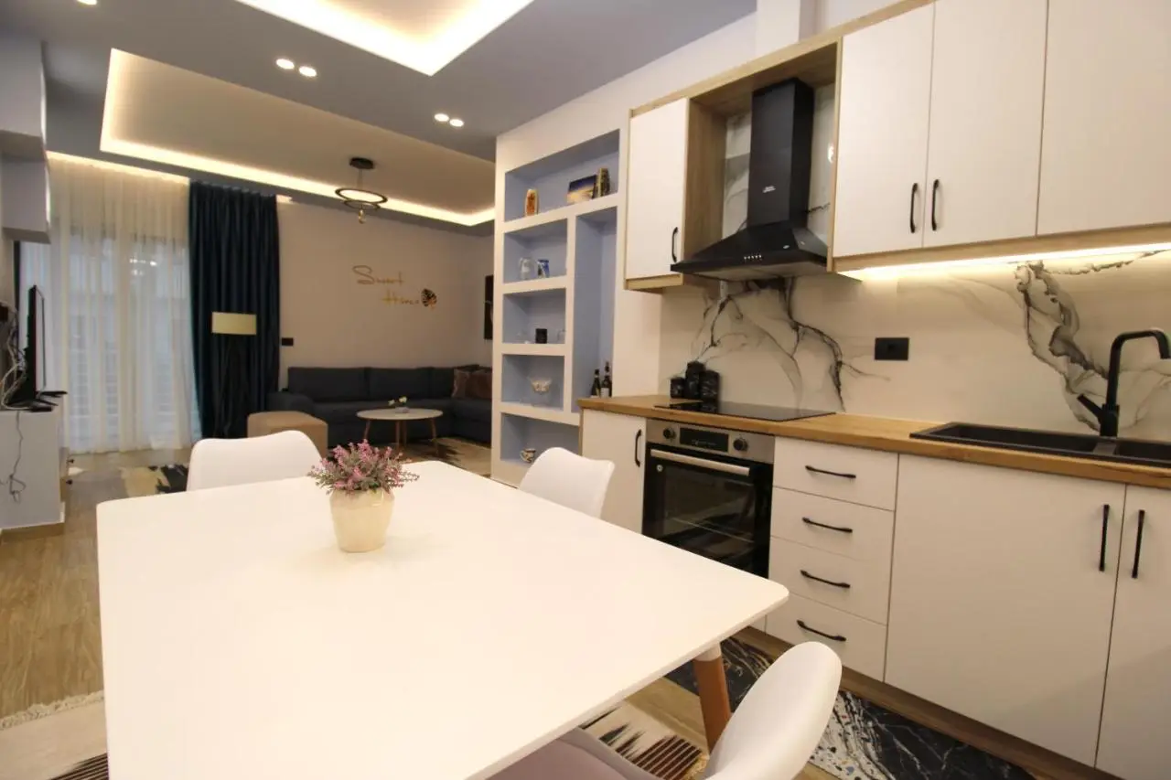 Sarande Luxury Central apartment Reni Risi