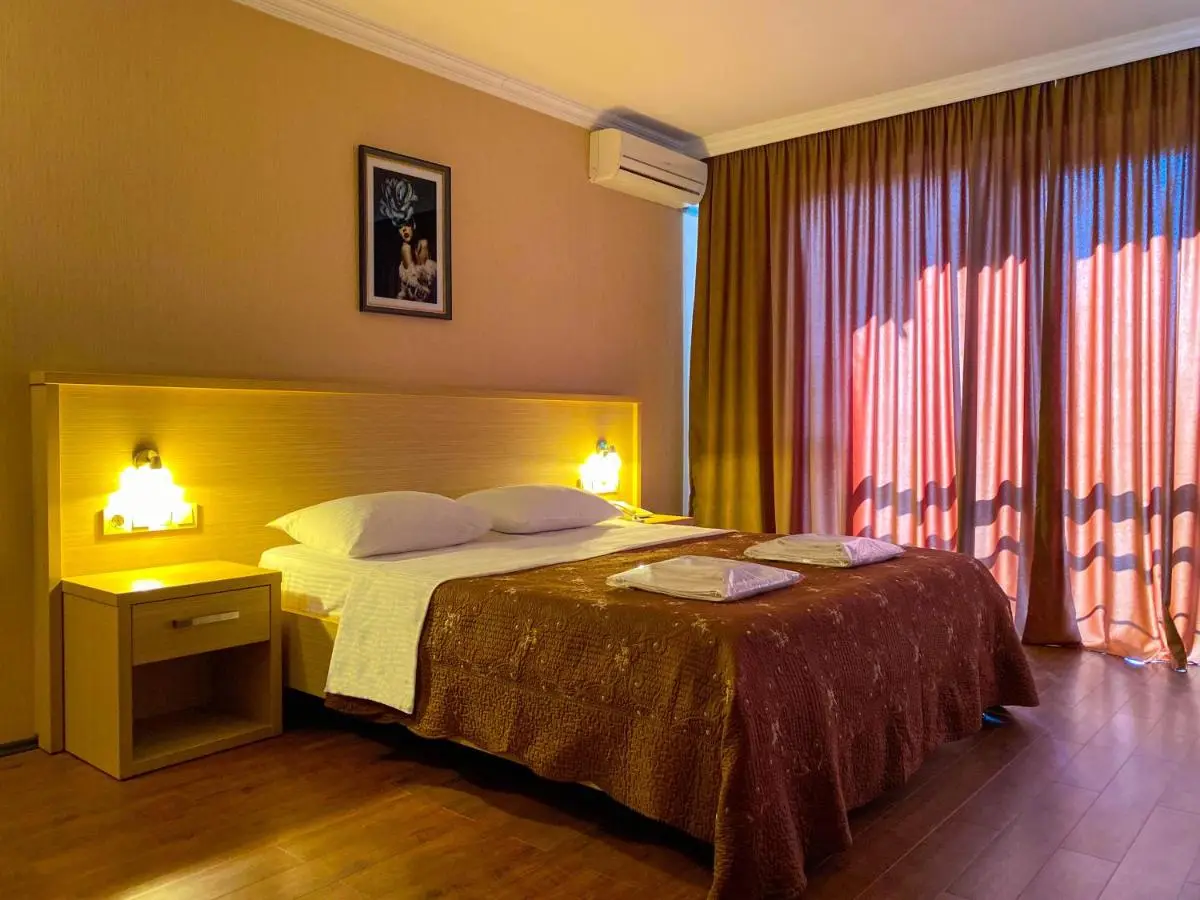 Batesta Hotel