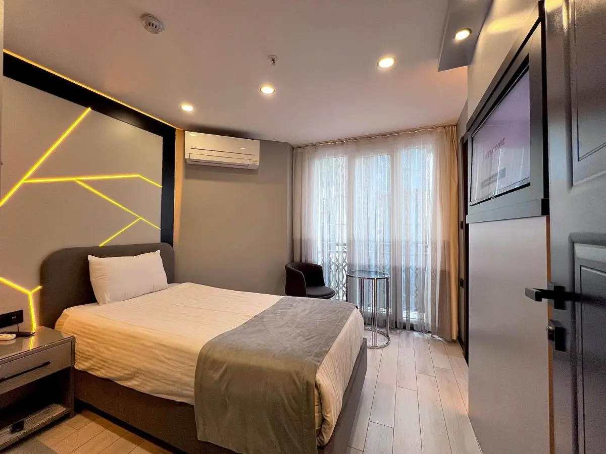 White Corner Hotel