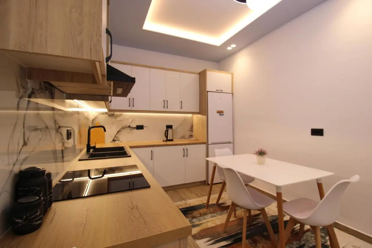 Sarande Luxury Central apartment Reni Risi