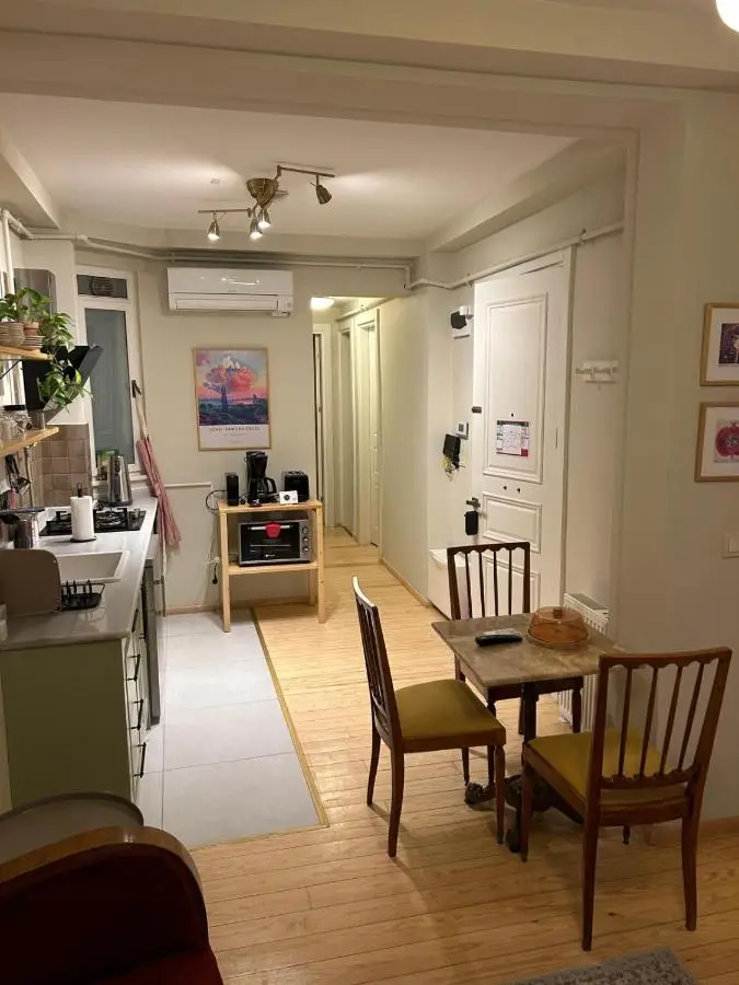 Lemon Apartments