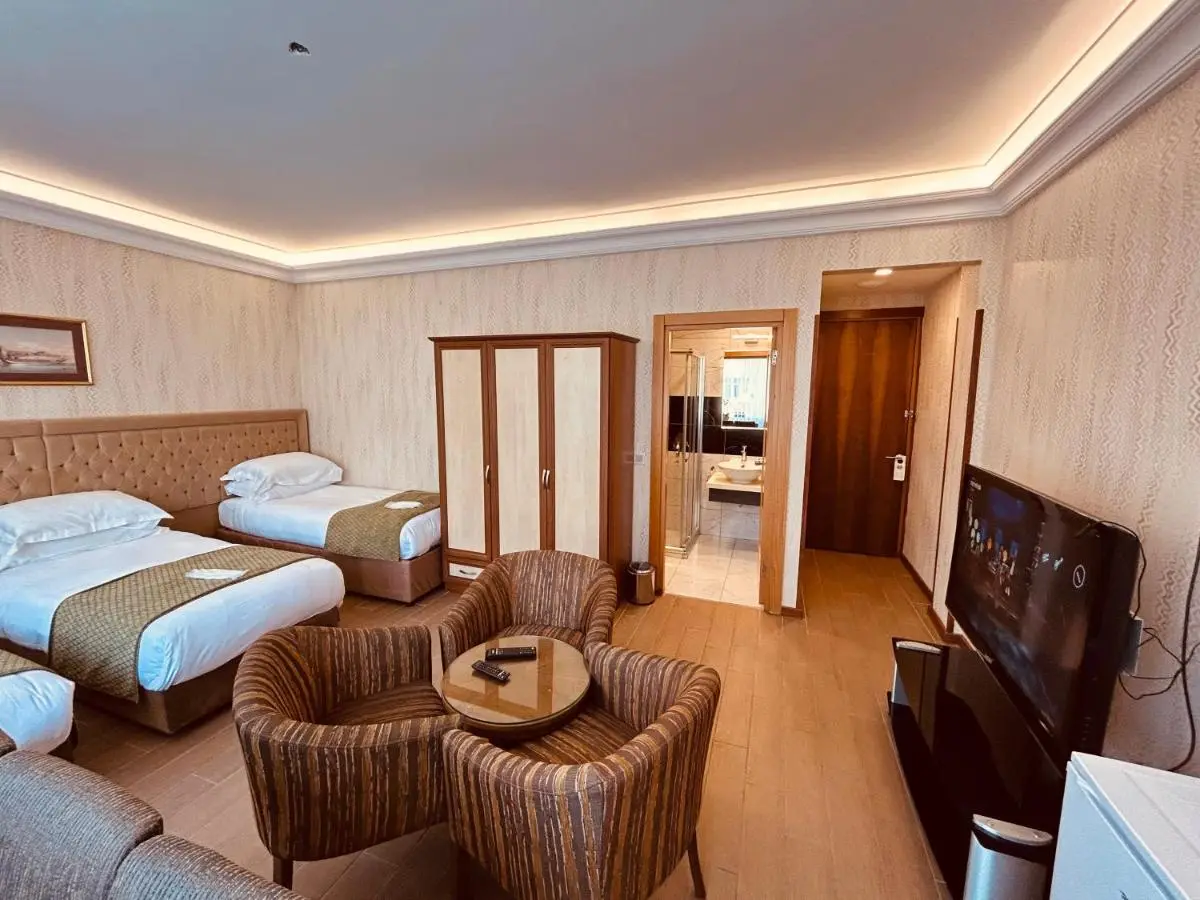 Lily Rooms