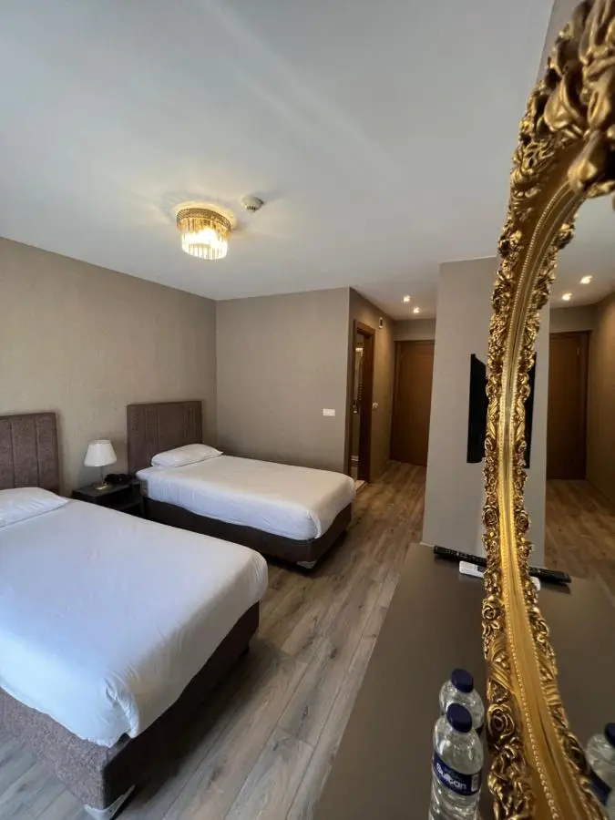 Flower Palace Hotel