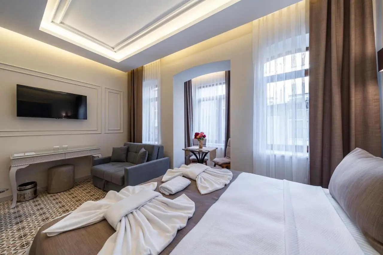 Pera Luna Premium Hotel