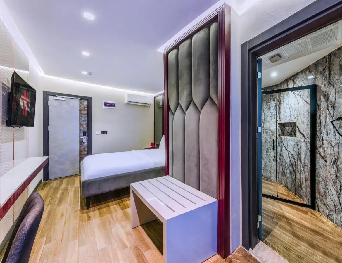 Heaven Premium Hotel Restaurant & Airport Shuttle