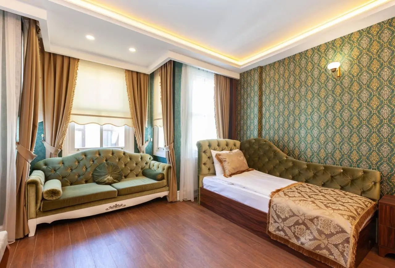 Rose Mansion by Otantik Suites