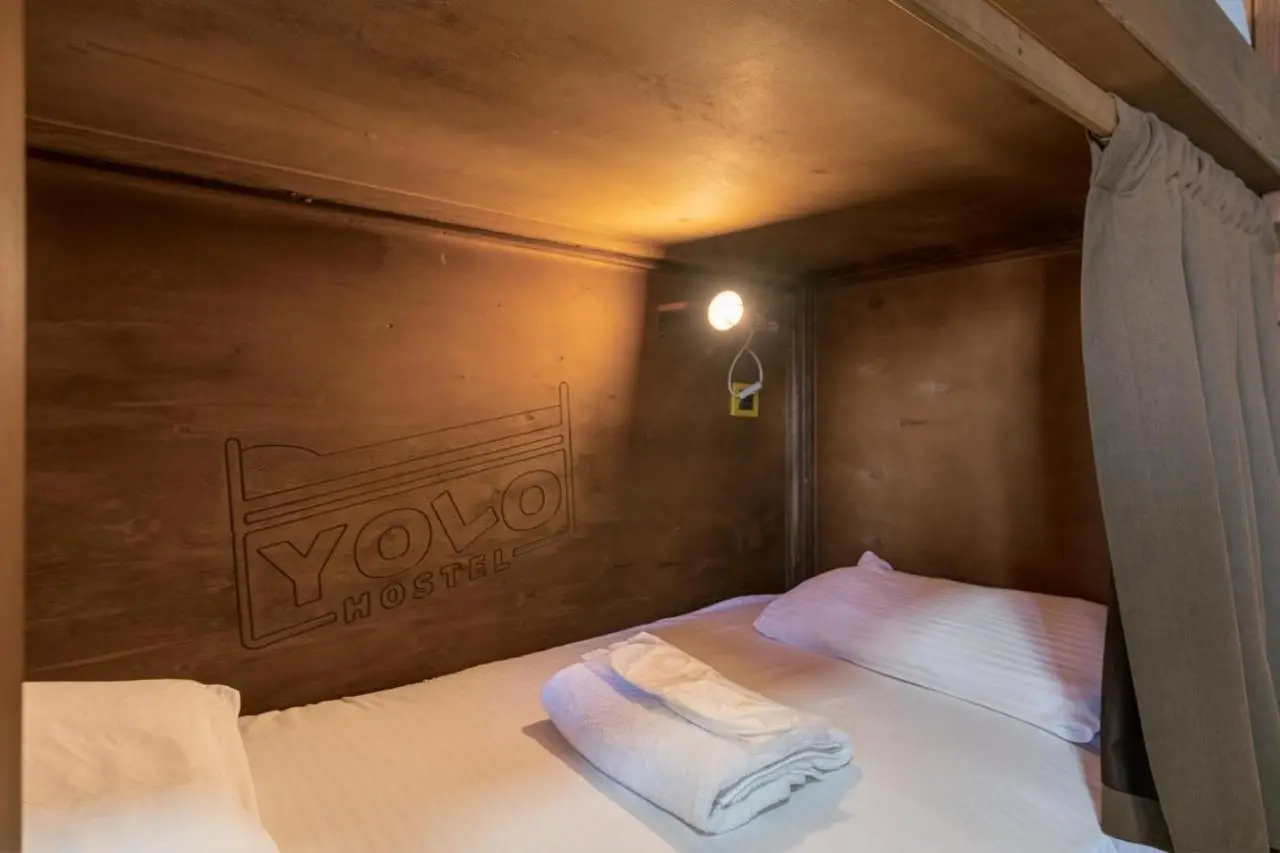 YOLO Hostel