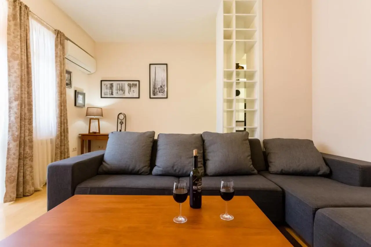 Metro Core Residence