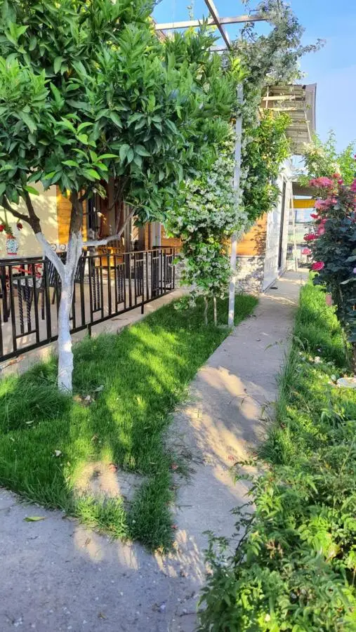 Margjelo Stay - Twin Houses in the Garden