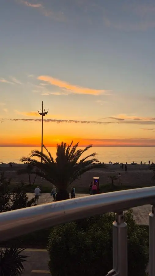VIP HOTEL Sea view in batumi R