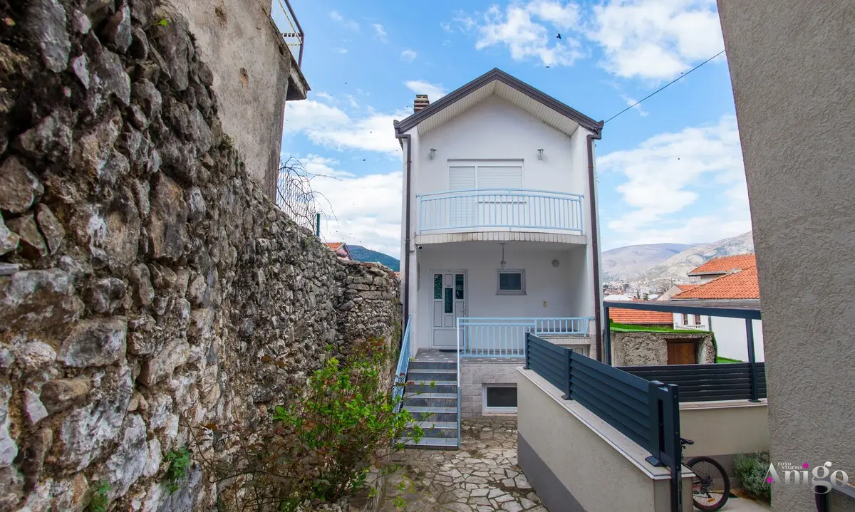 Apartment Ado