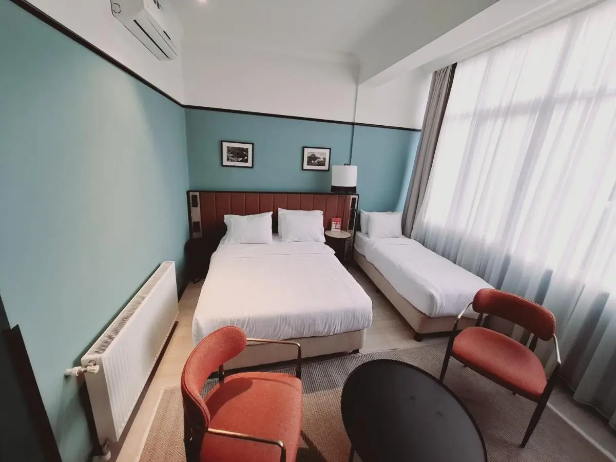 EA Exclusive Hotel