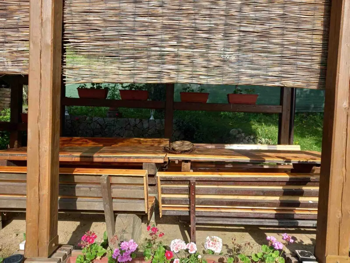 1-min to Bus /  House with Big Garden and BBQ