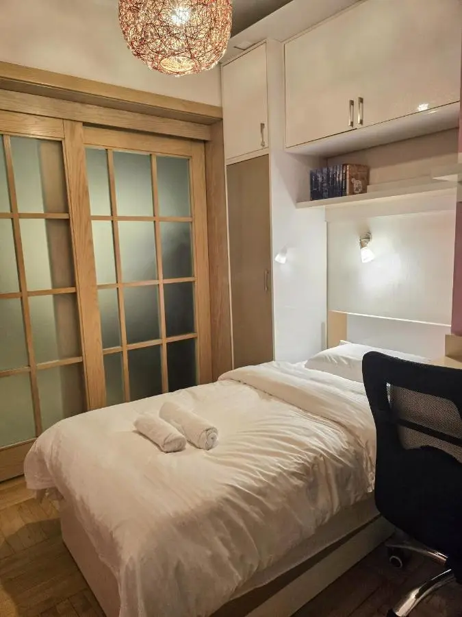 Explore Old Tbilisi, 3BR Apartment for 5, Walk to All