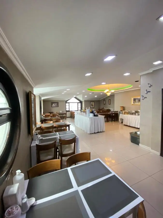 Hotel Kent Ani