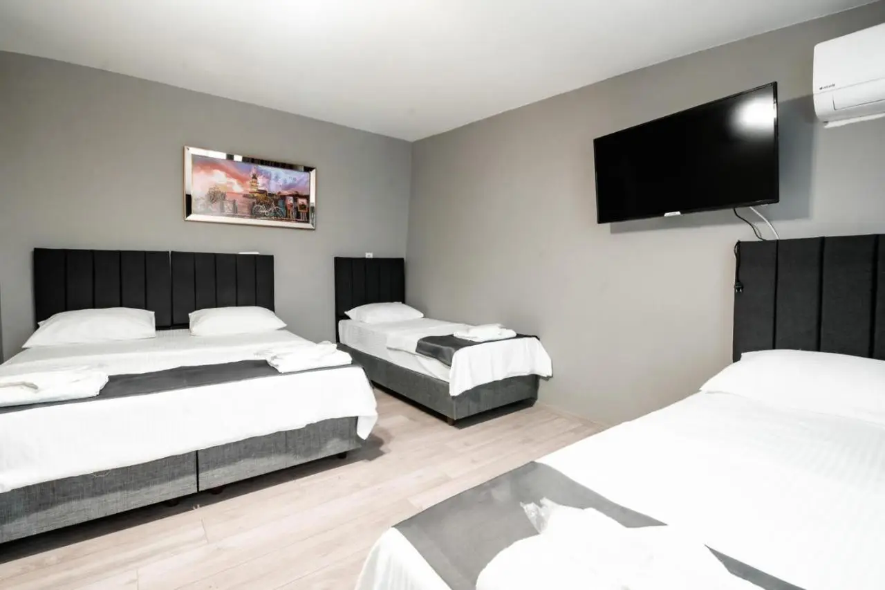opera wall suite
