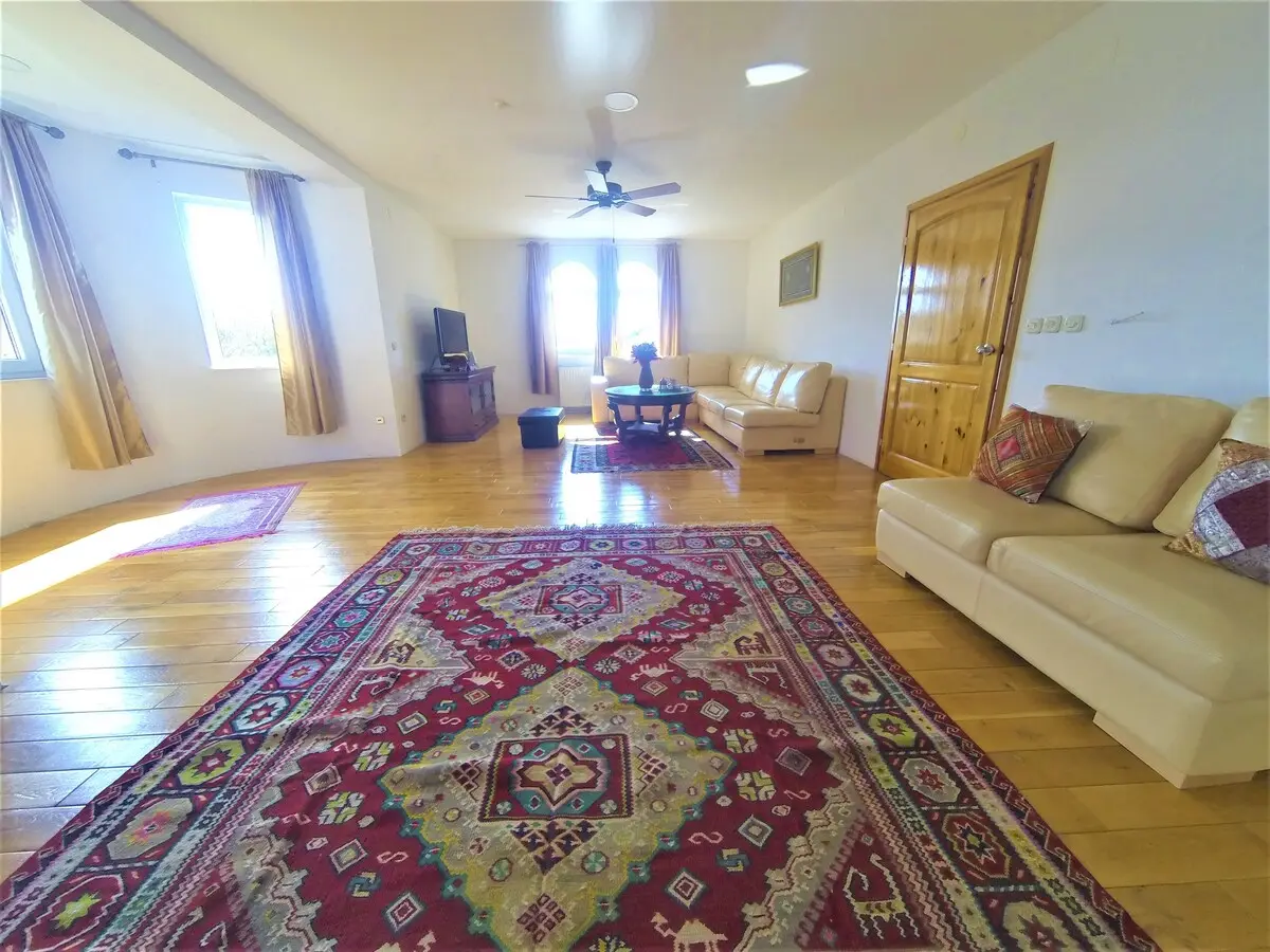 Villa Bosna (Pool, Sauna, Jacuzzi, BBQ,Playground)