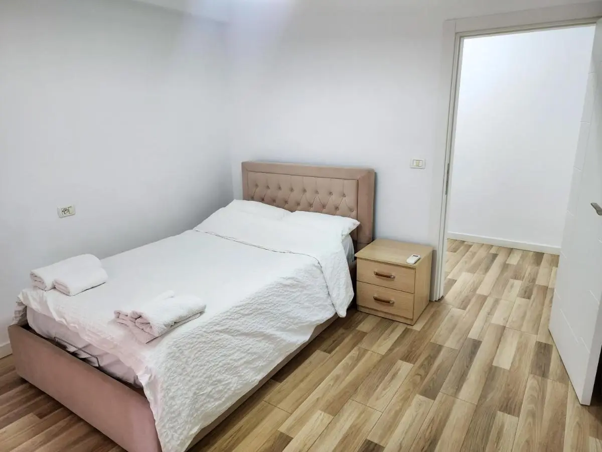 2E Apartment Myslym Shyri