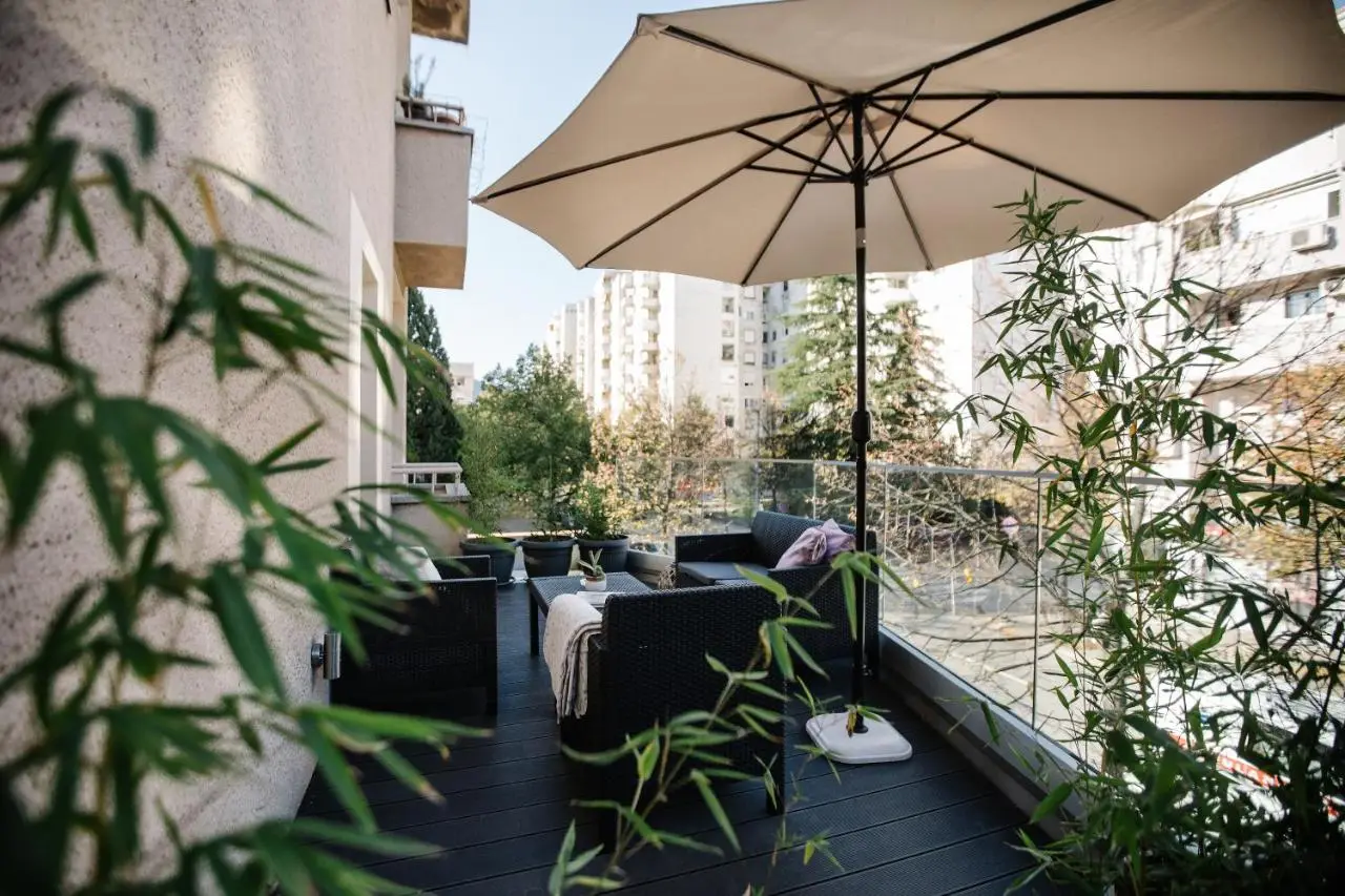 Big Tree Apartment & The Nest Apartment - free Parking