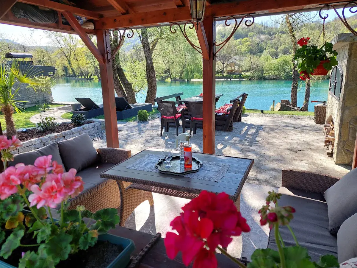 Bosnian house Emina