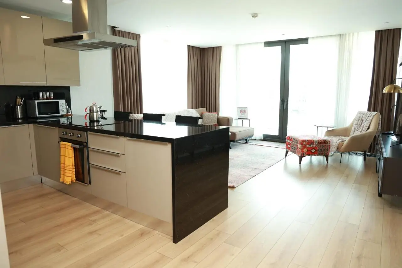 Deluxe 2BR Apartment Balcony 420