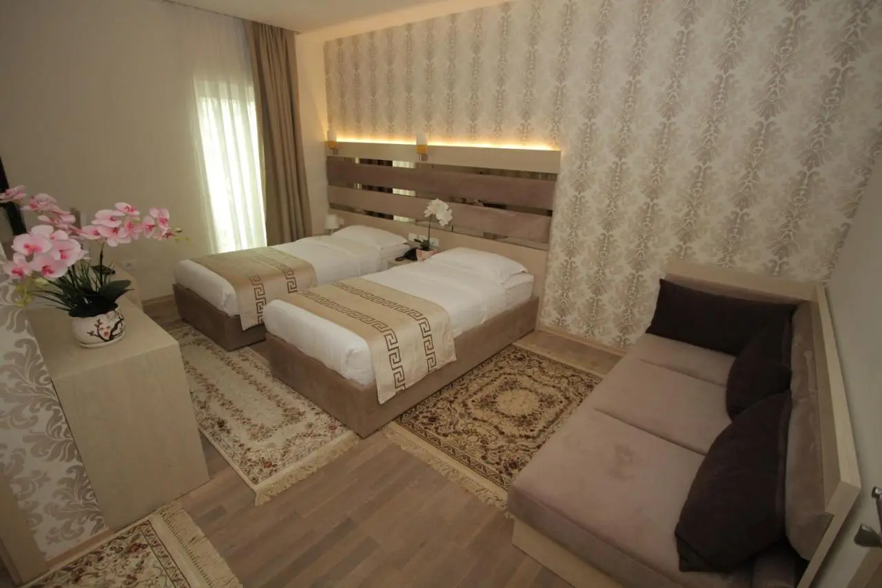 Capital Tirana Hotel Bruçi