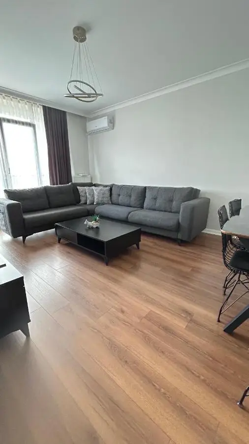 Roni Apartments, Close to the metro and parking