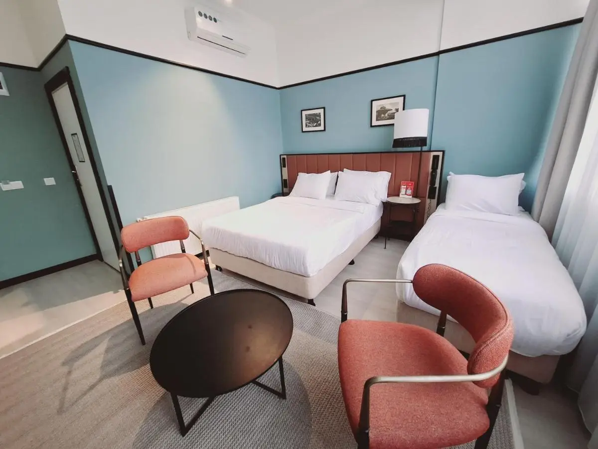 EA Exclusive Hotel