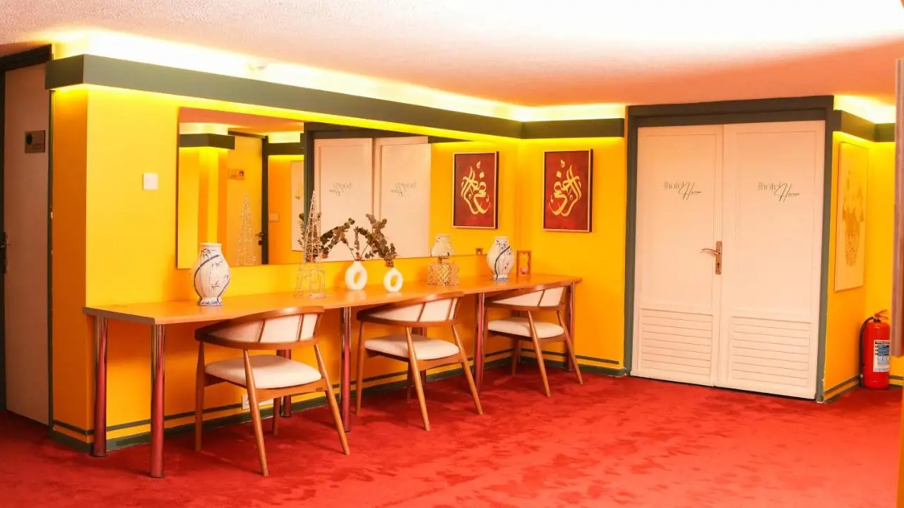 Mini Harem Hotel