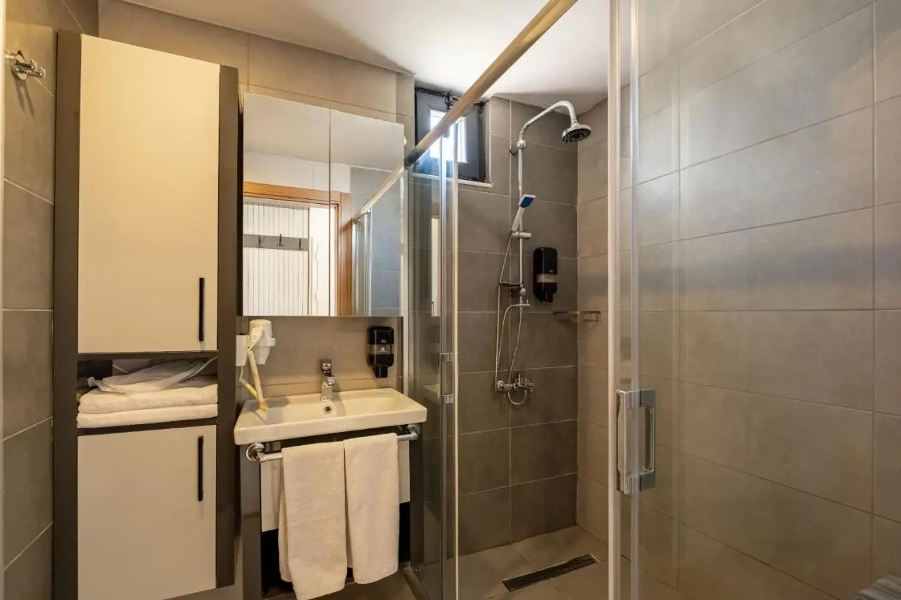 Laristone Suite Spa Hotel