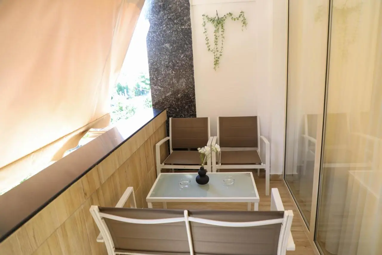 Central Continental Apartment