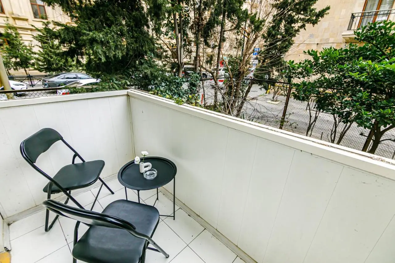 Tranquil Green Corner One Bedroom