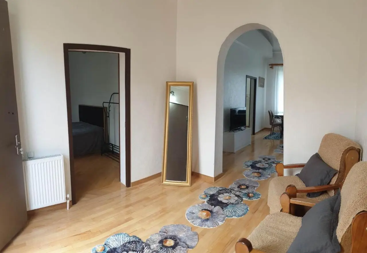 Nino's apartment-Isolated floor for rent