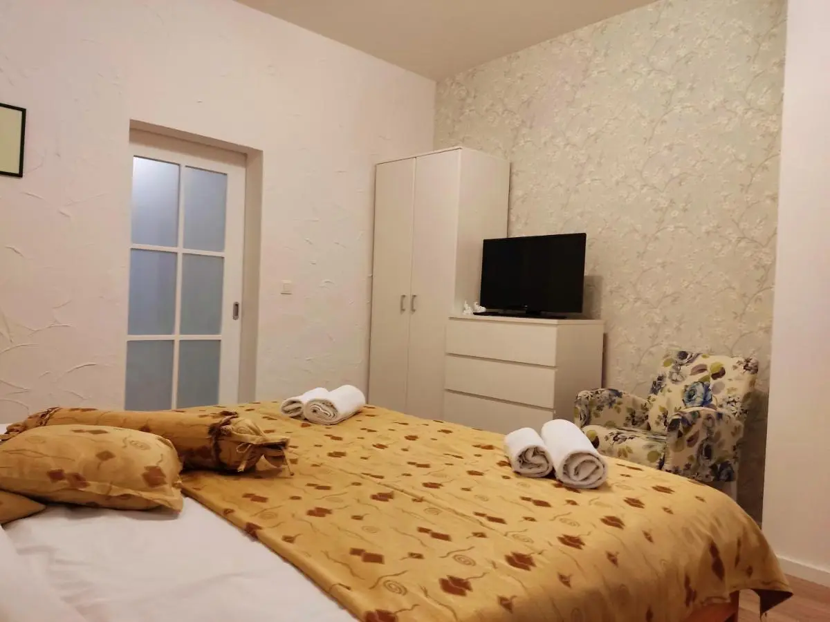 Apartments Protin sokak
