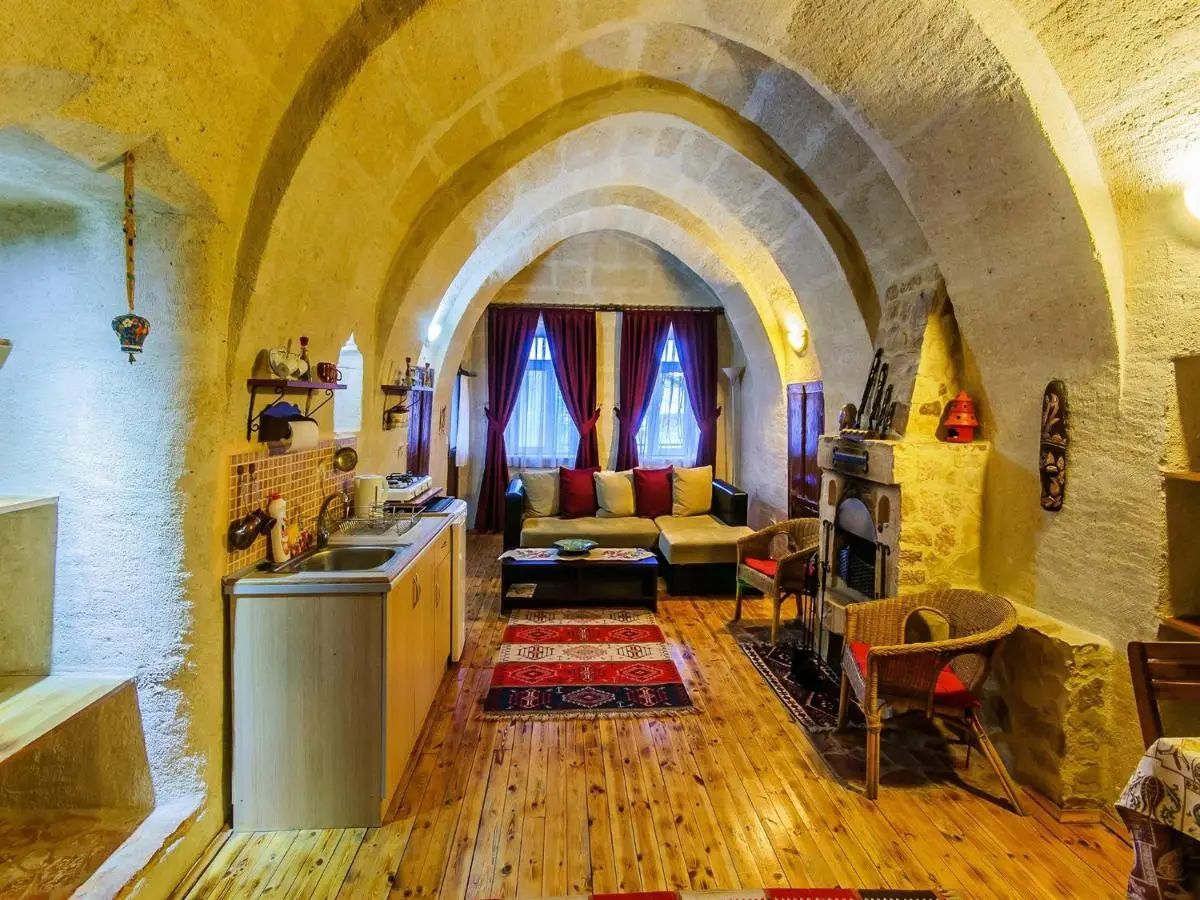 Adanos Konuk Evi