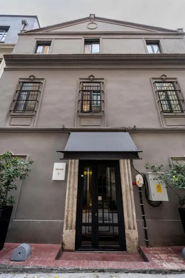 DeCamondo Residence